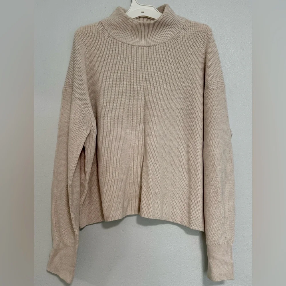 Lululemon Mock Neck Sweater Ribbed Wool Blend Beige Size 8